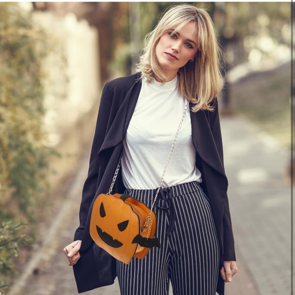 NEW! Pumpkin & Bat Halloween Jack-o’-lantern Crossbody Purse - Picture 10 of 14